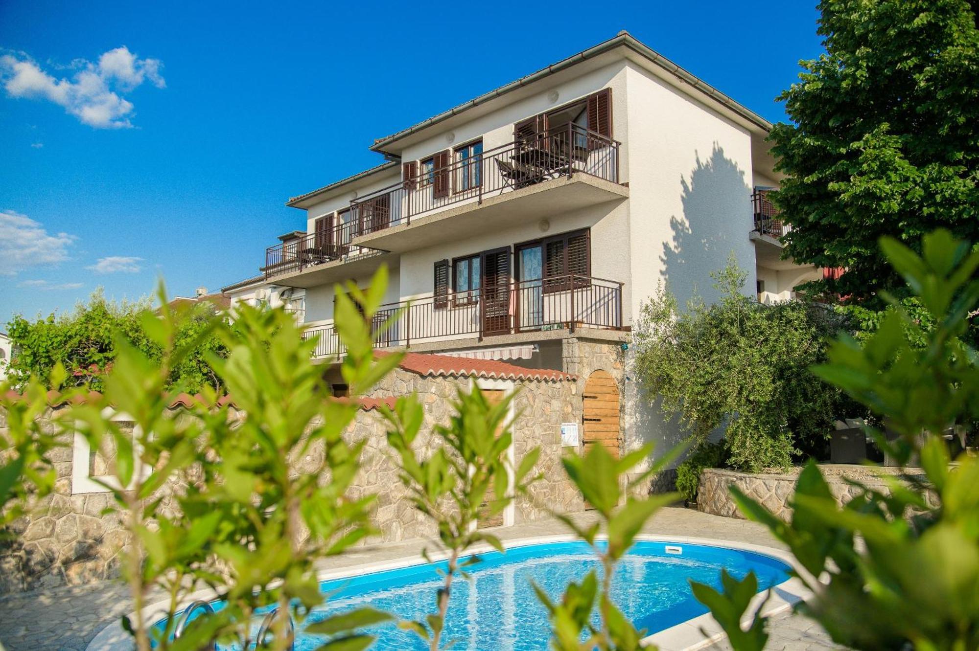 Bubi Apartments Малинска Екстериор снимка