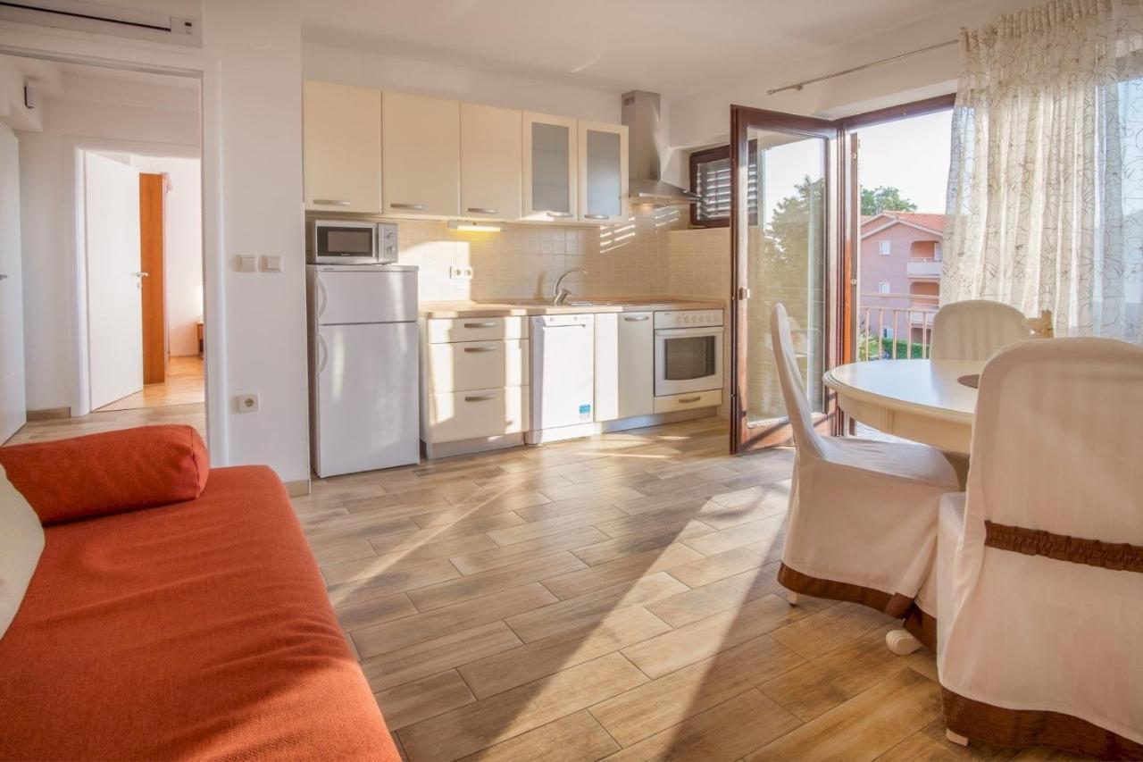 Bubi Apartments Малинска Екстериор снимка