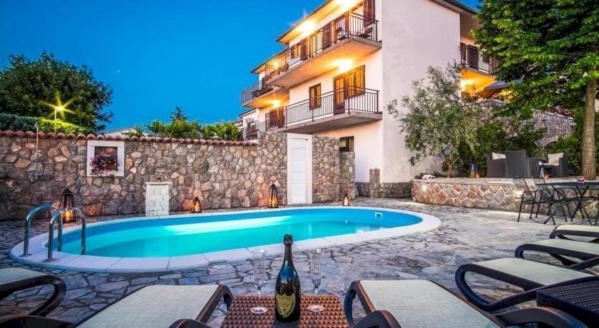 Bubi Apartments Малинска Екстериор снимка