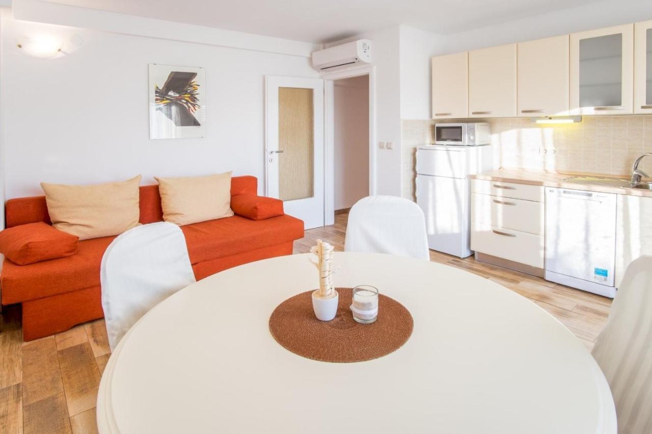 Bubi Apartments Малинска Екстериор снимка