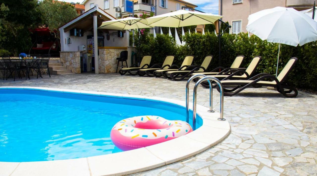 Bubi Apartments Малинска Екстериор снимка