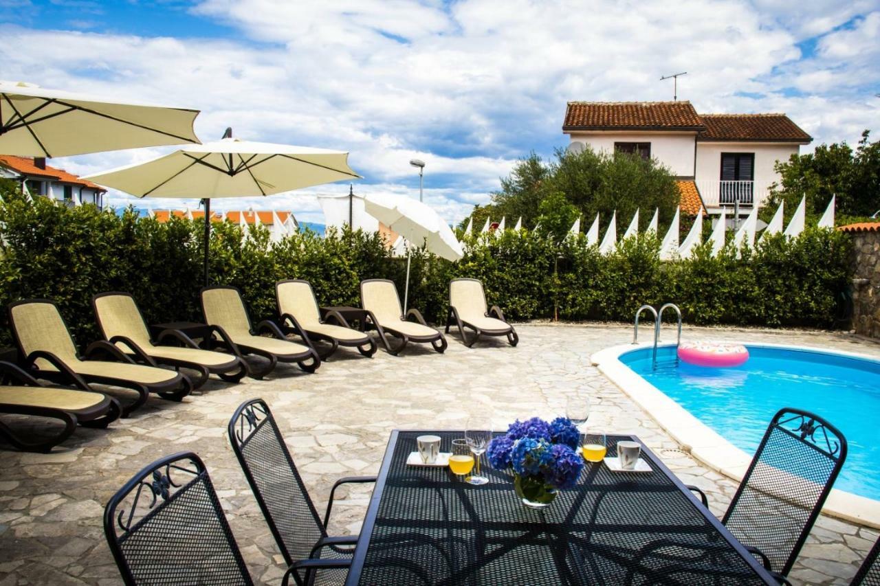 Bubi Apartments Малинска Екстериор снимка