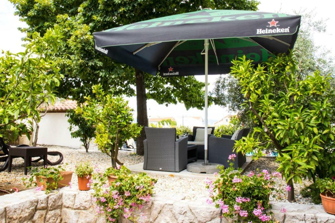 Bubi Apartments Малинска Екстериор снимка